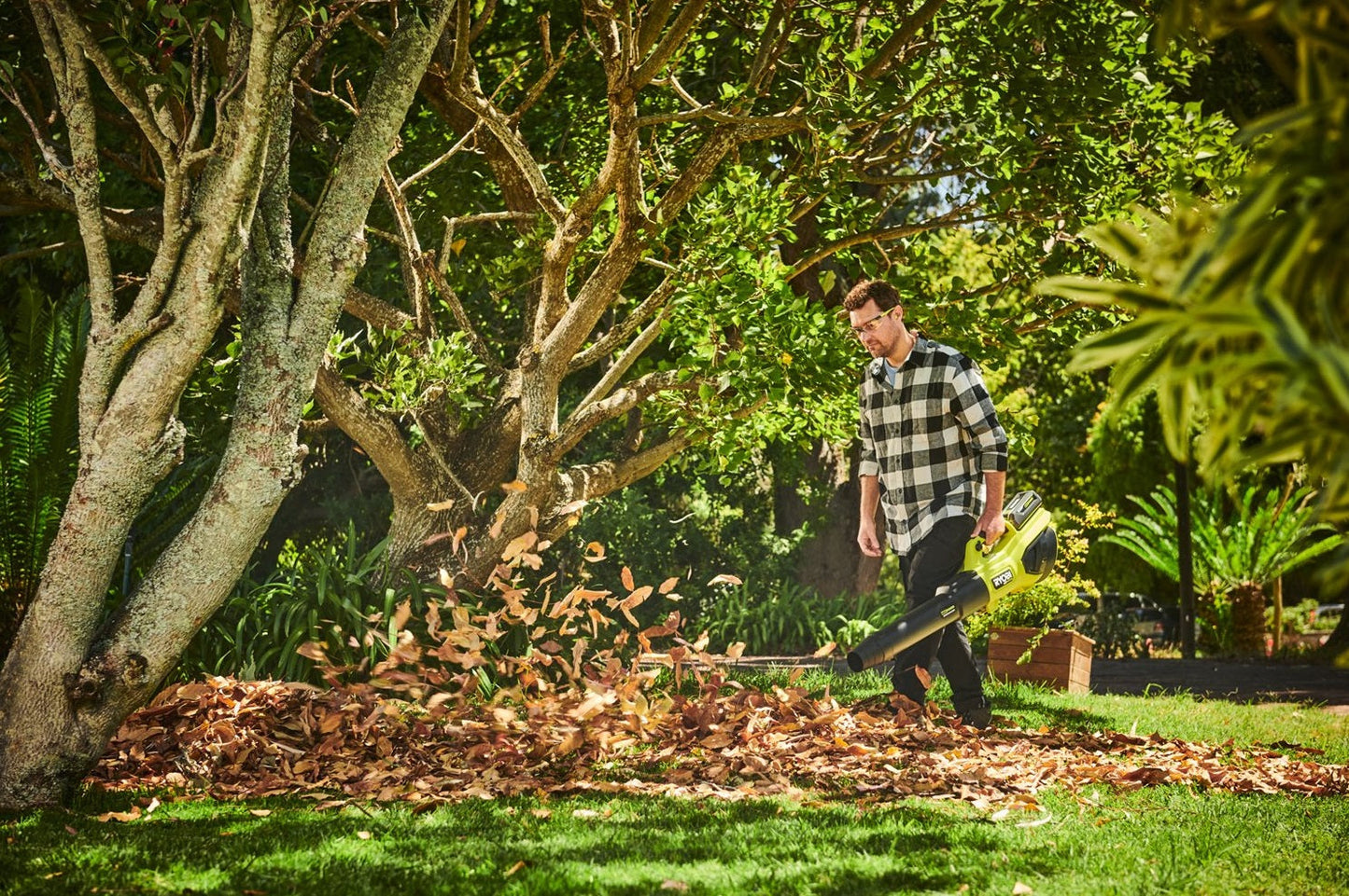 Ryobi RY36BLXB-0 36V MAX POWER Cordless Brushless Whisper Blower (Bare Tool)