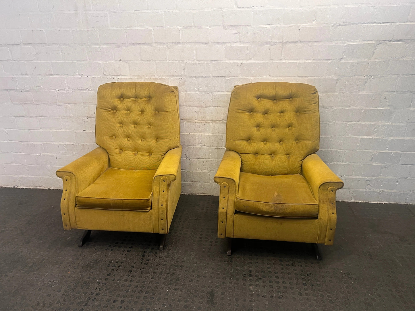 Mustard One Seater
